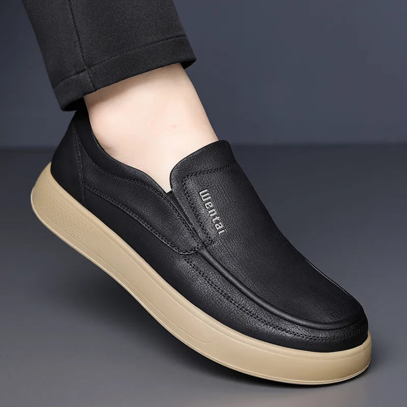 Spring Autumn New Designer Shoes for Men Solid Color Leather Casual Shoes Male Fashion Soft Sole Loafers Man