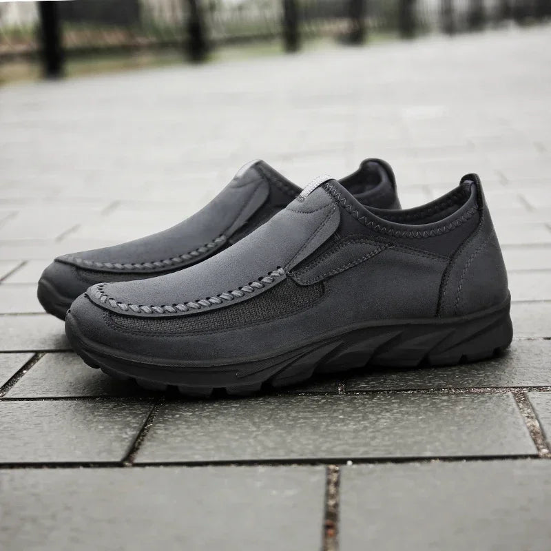 2025 Fashion Brands Men Casual Shoes Mens Loafers Moccasins Breathable Slip on Retro Driving Shoes Men Sneakers Plus Size 39-48