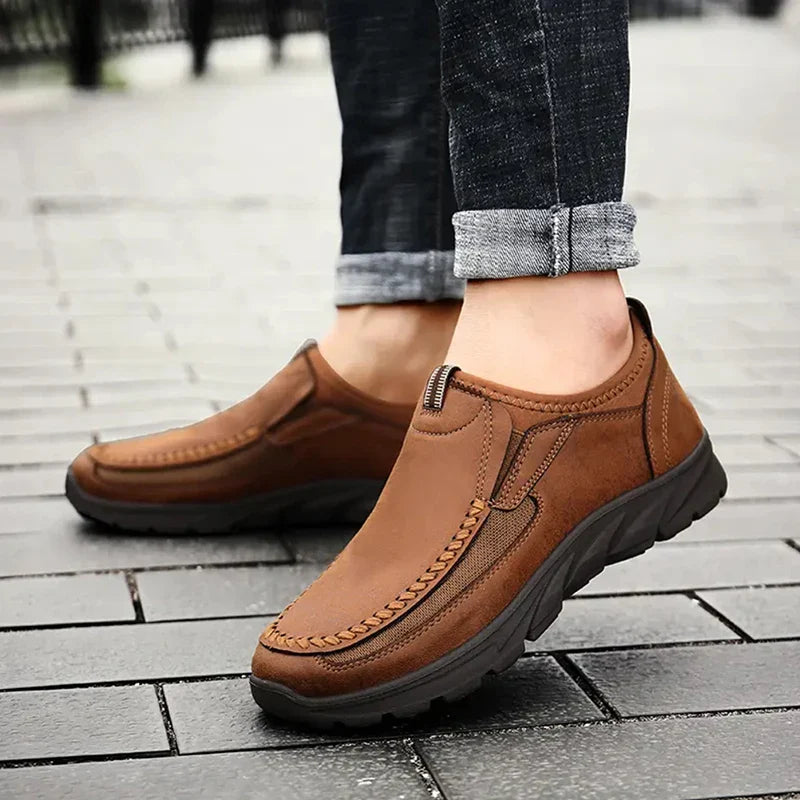 2025 Fashion Brands Men Casual Shoes Mens Loafers Moccasins Breathable Slip on Retro Driving Shoes Men Sneakers Plus Size 39-48