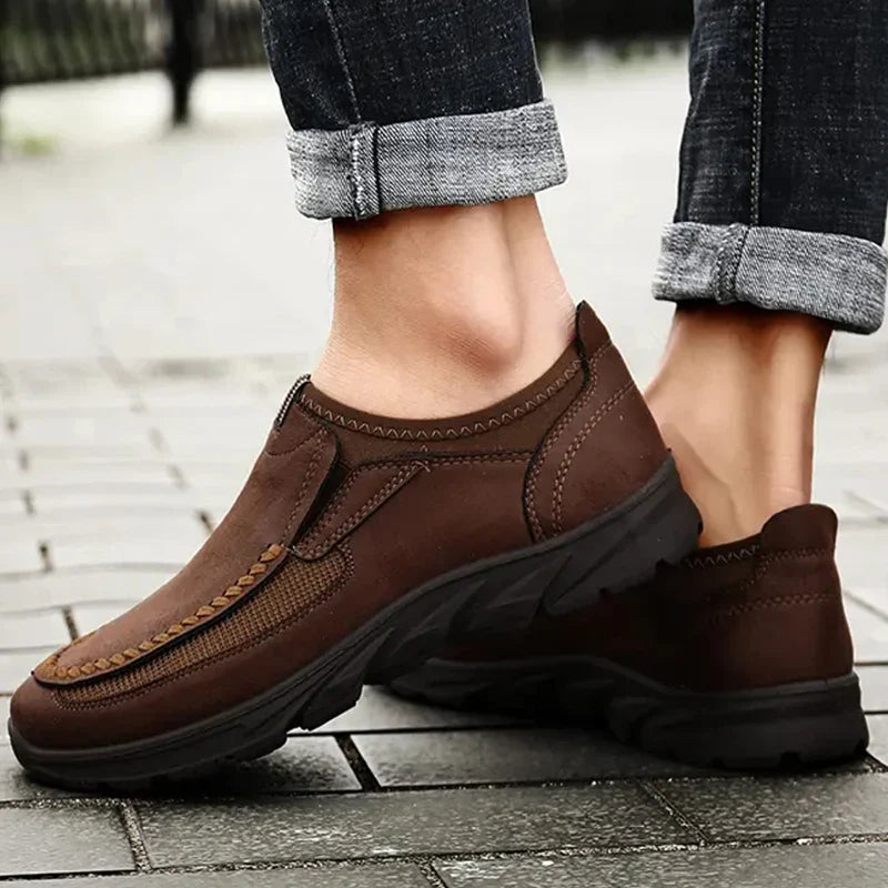 2025 Fashion Brands Men Casual Shoes Mens Loafers Moccasins Breathable Slip on Retro Driving Shoes Men Sneakers Plus Size 39-48