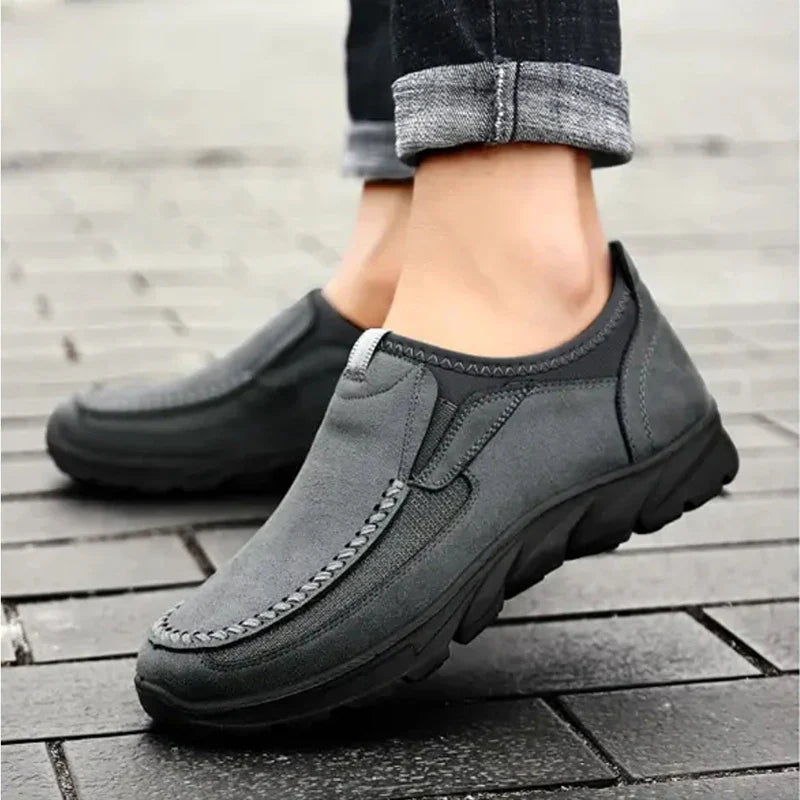 2025 Fashion Brands Men Casual Shoes Mens Loafers Moccasins Breathable Slip on Retro Driving Shoes Men Sneakers Plus Size 39-48