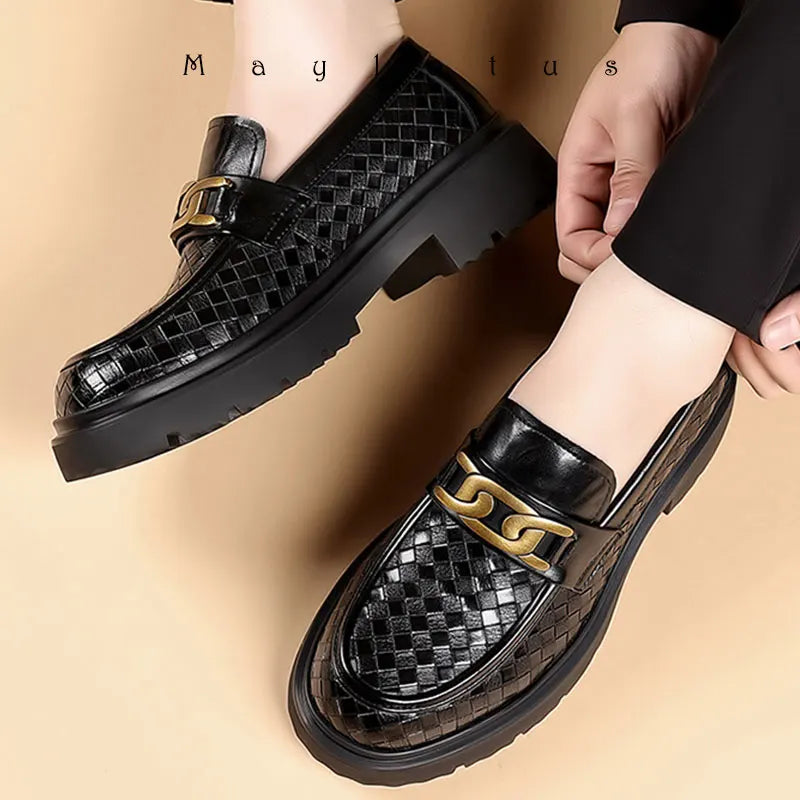 2025 New Handmade Leather Casual Men Shoes Design Sneakers Man Breathable Leather Shoes Men Outdoor Sneakers