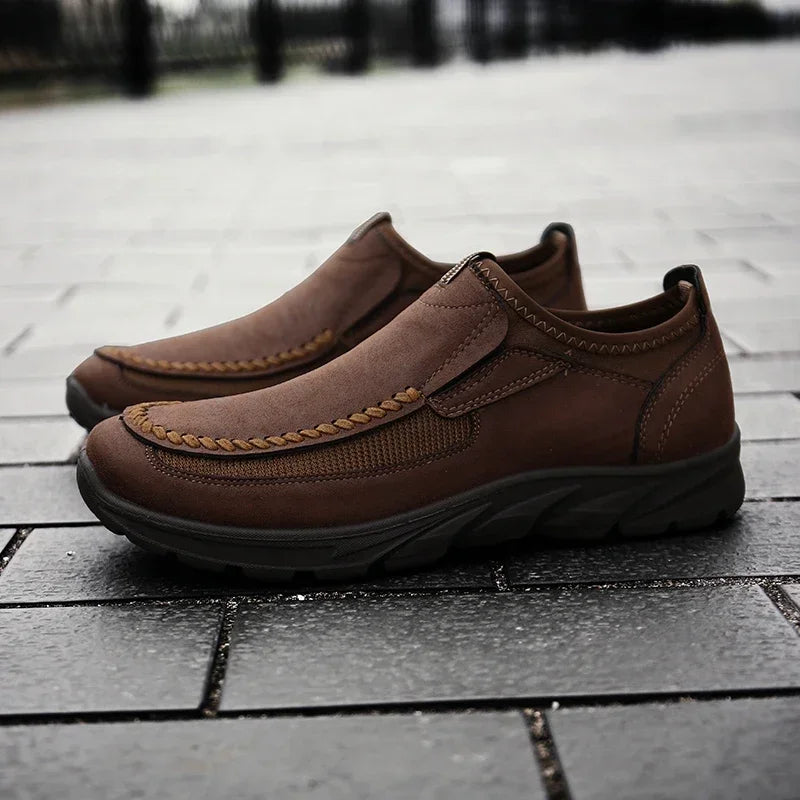 2025 Fashion Brands Men Casual Shoes Mens Loafers Moccasins Breathable Slip on Retro Driving Shoes Men Sneakers Plus Size 39-48