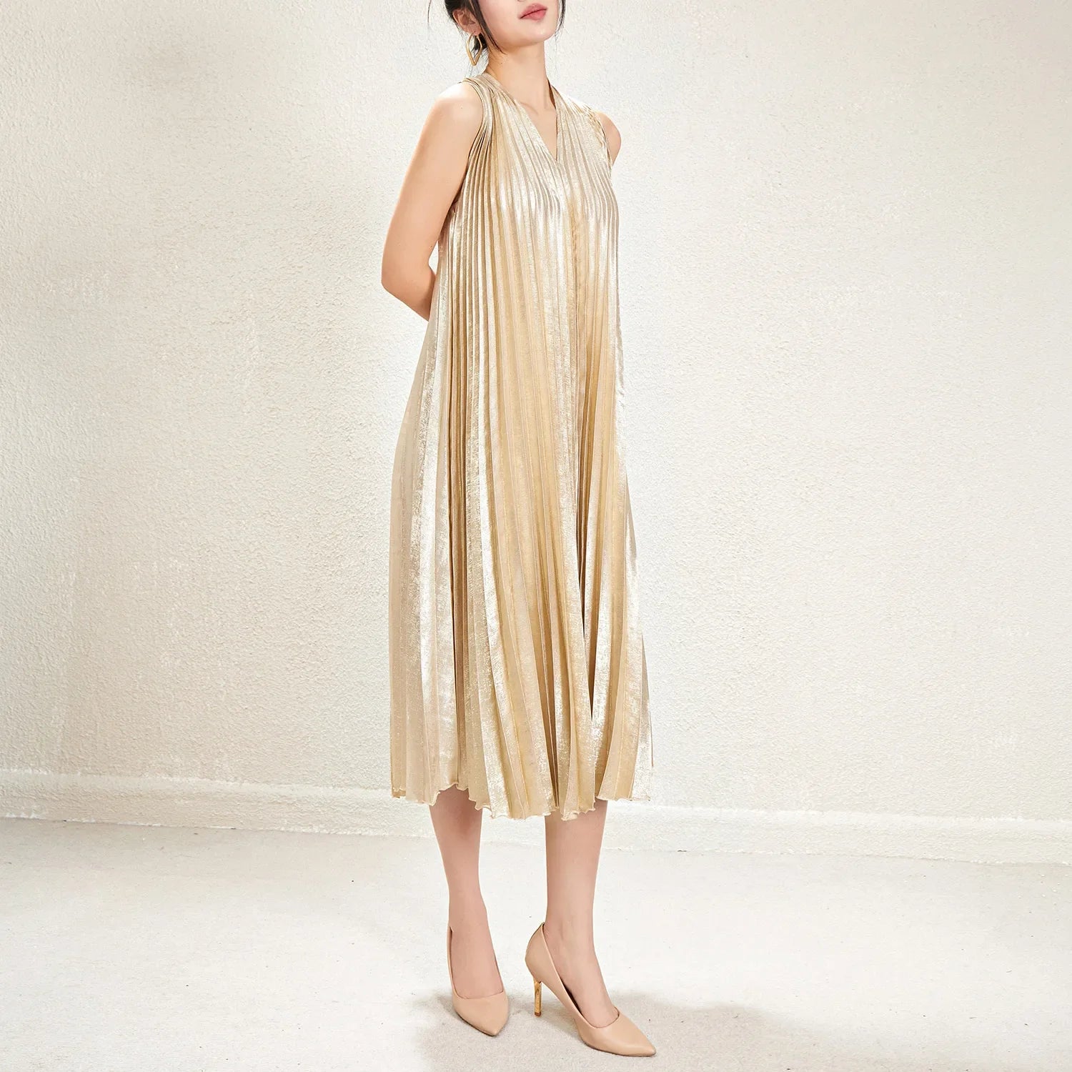 Summer Dress for Women Front and Back V-neck Solid Color Sleeveless Miyake Pleated Loose Casual Fashion Elegant Dress